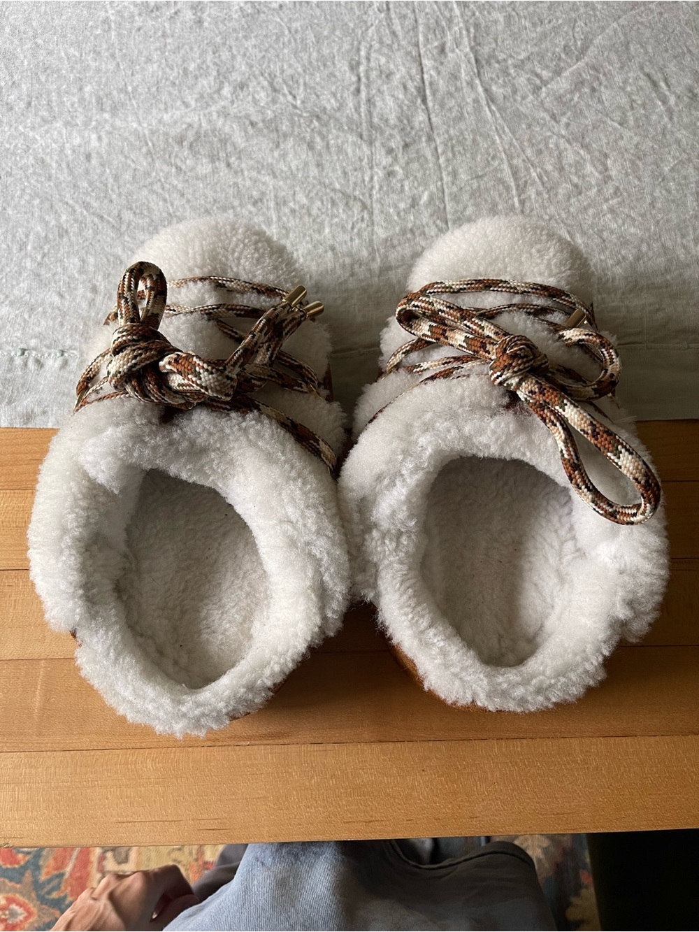 Evx Shearling Mule in Whisky & Off White - Picture 3 of 7